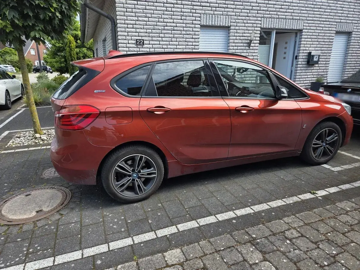 Gebraucht BMW 225 Active Tourer iPerformance 224 PS (164 kW) 2018 Orange Van / Kleinbus