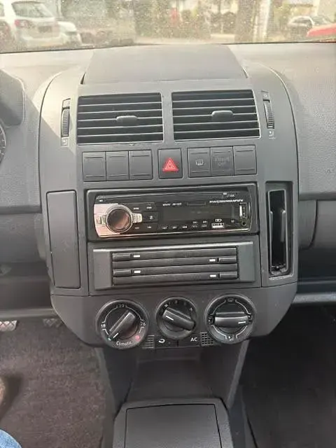 Gebraucht VW Polo 75 PS (55 kW) 2003 Grün Kleinwagen