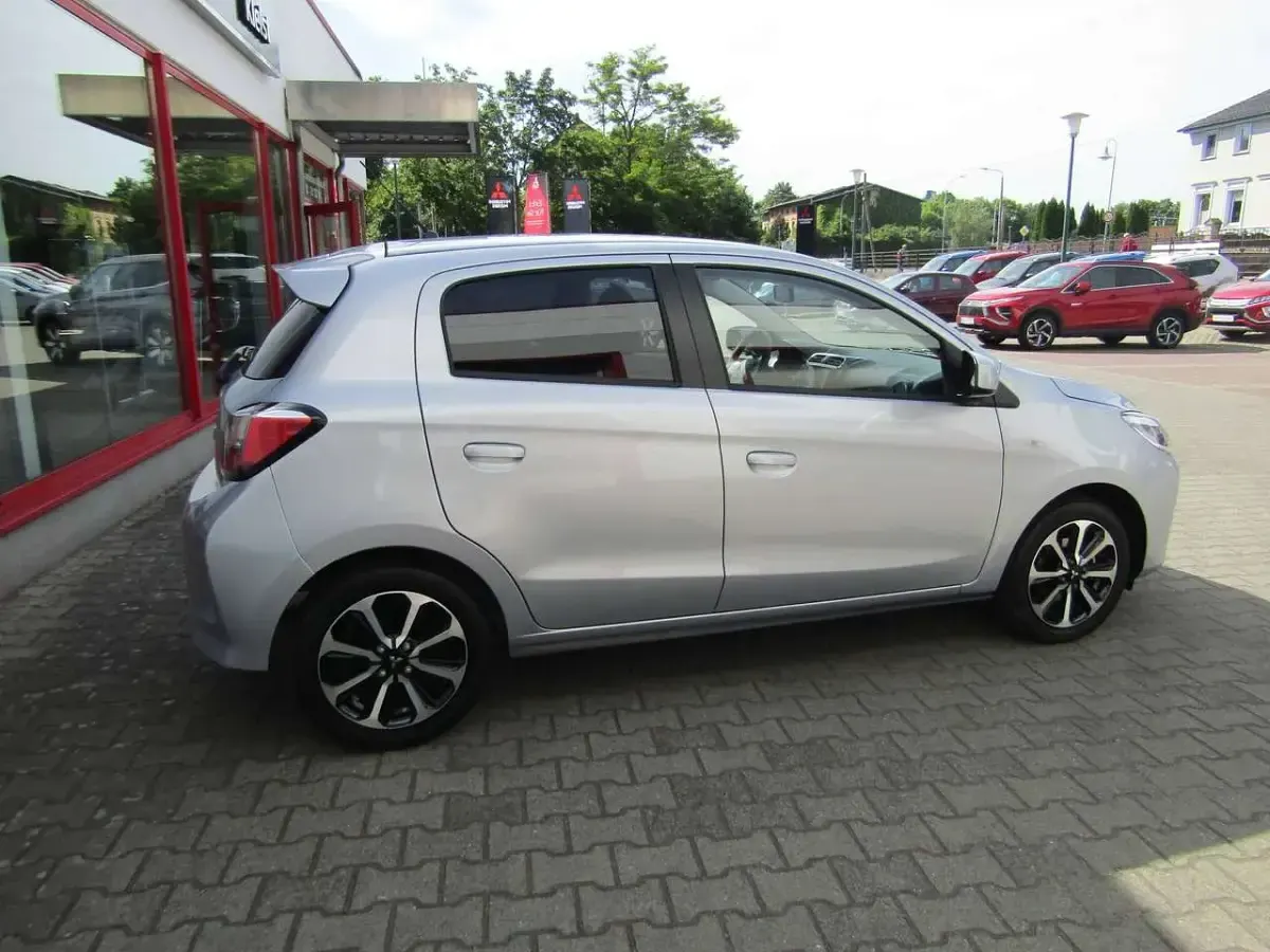 Gebraucht Mitsubishi Space Star Select+ 71 PS (52 kW) 2024 Cool silber Kleinwagen