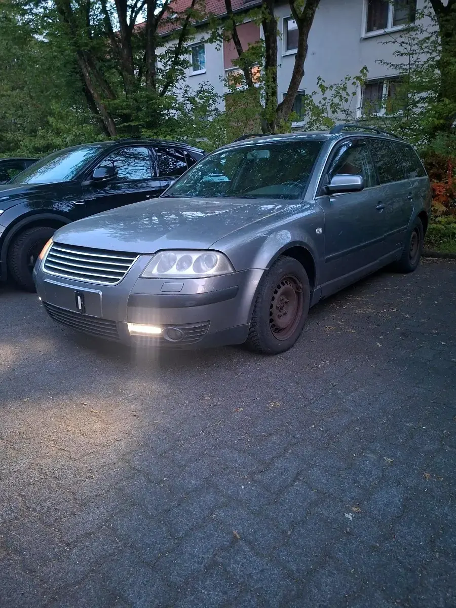 Usata VW Passat 131 CV (96 kW) 2004 Verde Station wagon