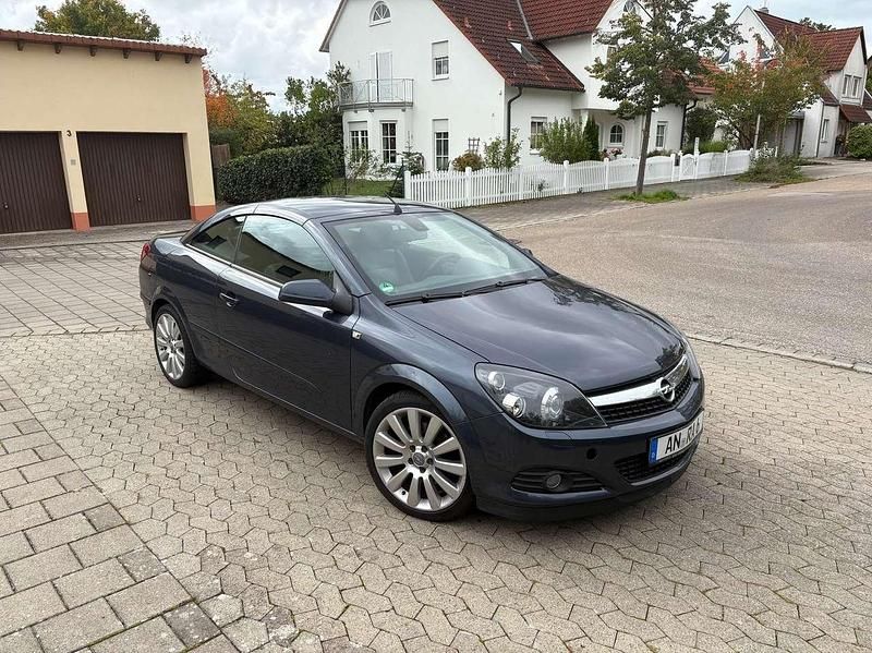 Blau Gebraucht 2006 Opel Astra Cabriolet Edition Cabrio | 1.500 € (Teuer) - Bild 1/4