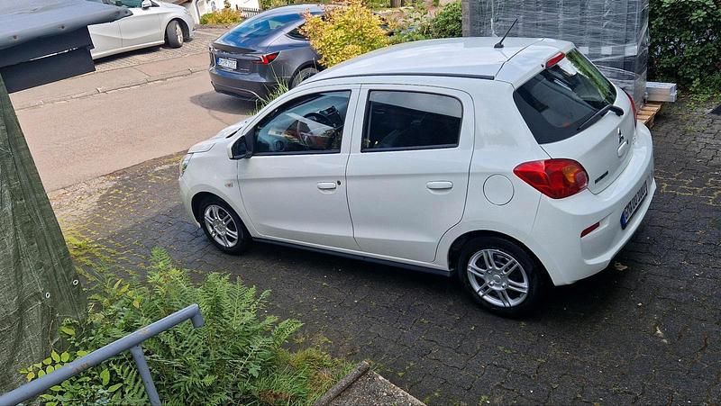 Weiß Gebraucht 2019 Mitsubishi Space Star Limousine | 6.500 € (Guter Preis) - Bild 1/4