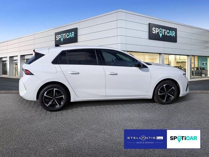 Gebraucht Opel Astra 131 PS (96 kW) 2025 Weiß Limousine