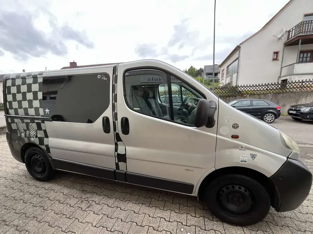 Gebraucht Opel Vivaro 101 PS (74 kW) 2005 Silber Van / Kleinbus
