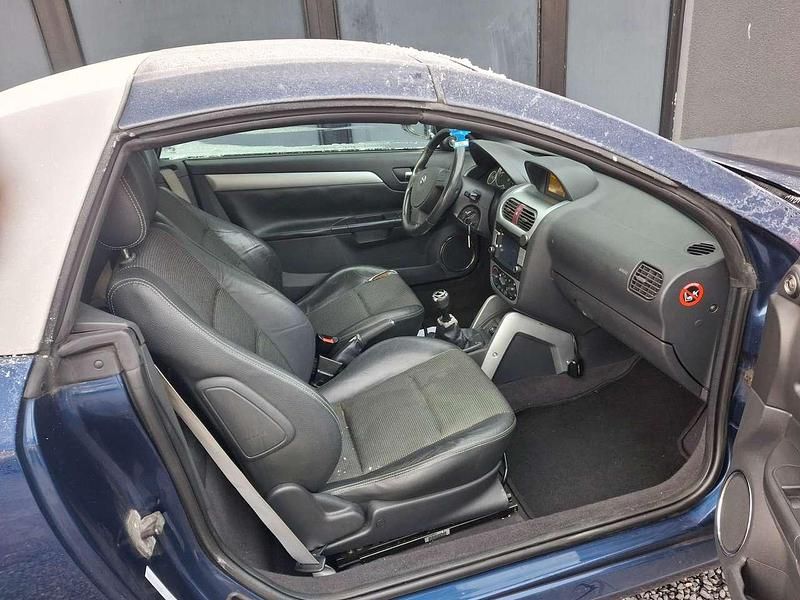 Gebraucht Opel Tigra 125 PS (91 kW) 2005 Ultrablau mi2 Cabrio