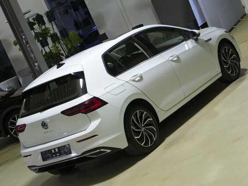 Gebraucht VW Golf VII Style 150 PS (110 kW) 2019 Pure white Limousine