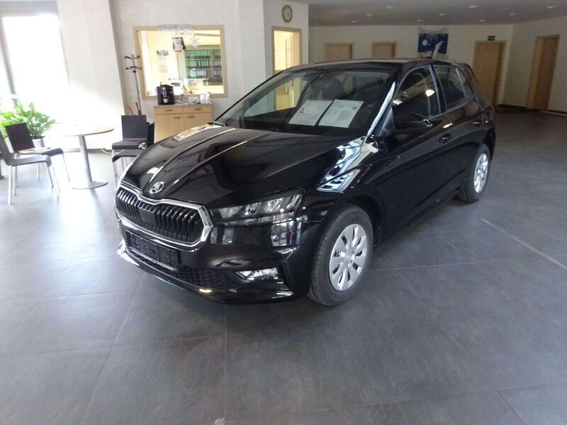 Schwarz Neu 2025 Skoda Fabia Essence Limousine | 17.850 € (Guter Preis) - Bild 1/4