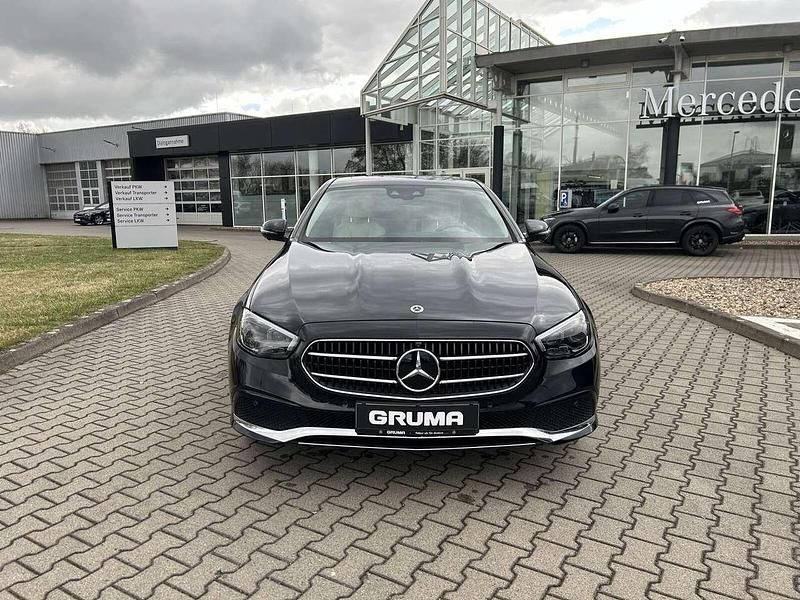 Gebraucht Mercedes E400 Avantgarde 340 PS (250 kW) 2023 Lack obsidianschwarz Limousine