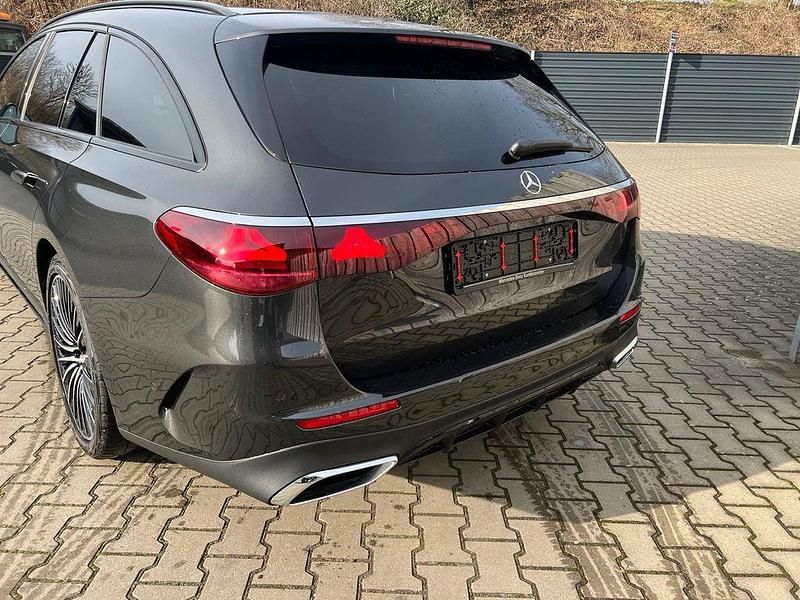 Gebraucht Mercedes E200 Advanced Plus 227 PS (166 kW) 2025 Grau Limousine