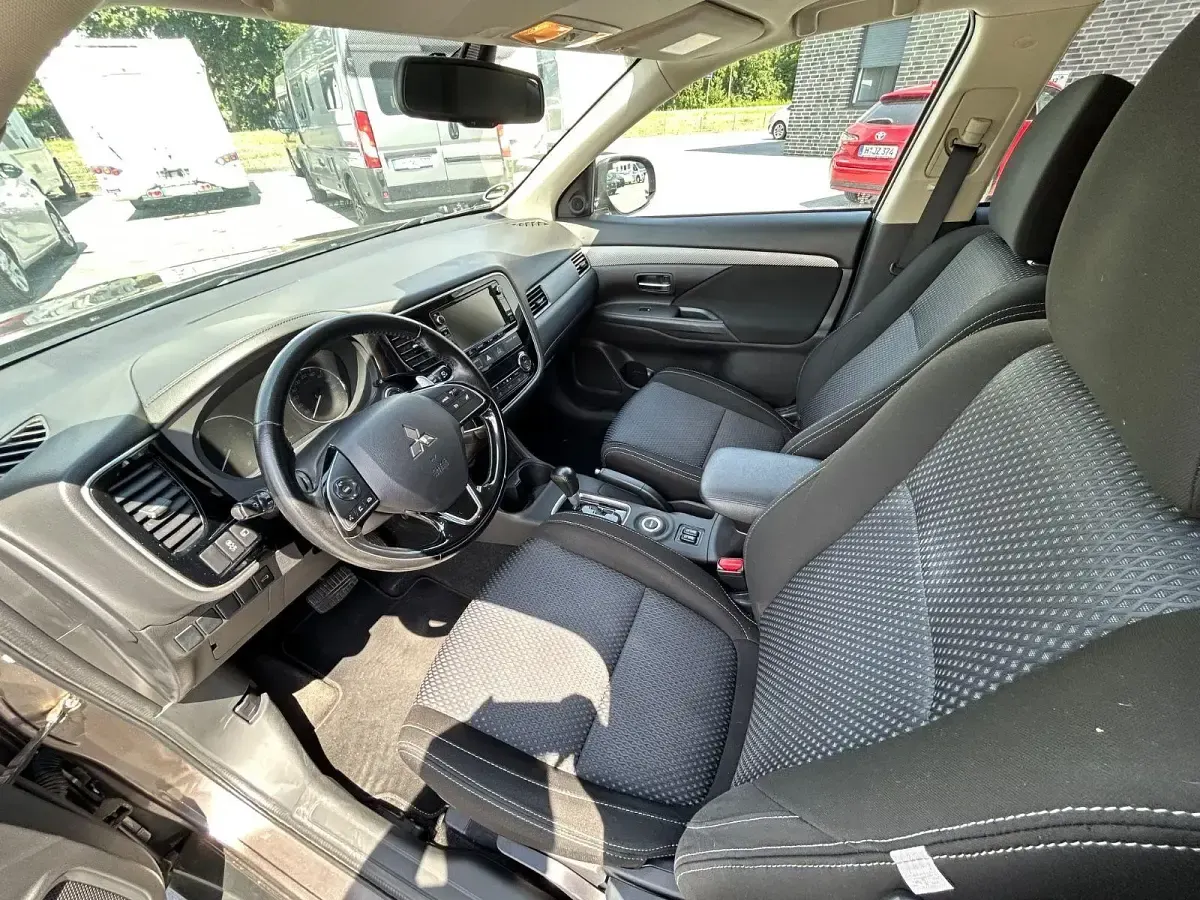 Gebraucht Mitsubishi Outlander 150 PS (110 kW) 2017 Braun SUV