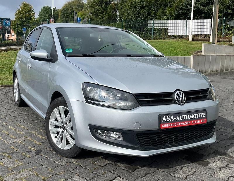 Silber Gebraucht 2011 VW Polo Team Kleinwagen | 4.900 € (Fairer Preis) - Bild 1/4