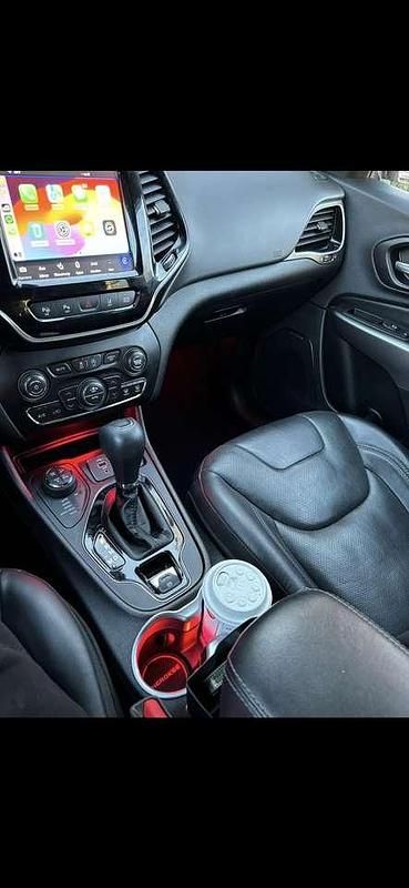 Gebraucht Jeep Cherokee Overland 195 PS (143 kW) 2019 Schwarz SUV