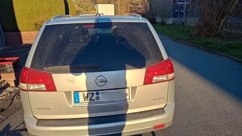 Gebraucht Opel Vectra Cosmo 150 PS (110 kW) 2008 Silber Limousine