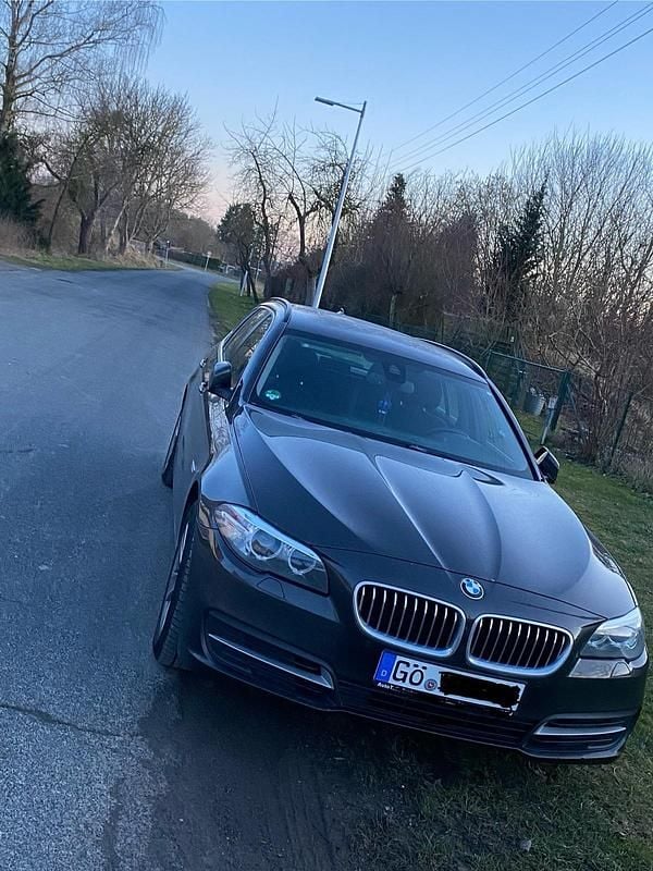 Braun Gebraucht 2014 BMW 520 Kombi | 7.500 € - Bild 1/4