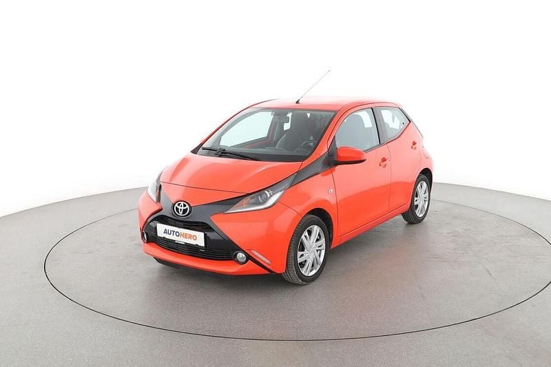 Orange Gebraucht 2016 Toyota Aygo X-play Kleinwagen | 6.900 € (Fairer Preis) - Bild 1/3
