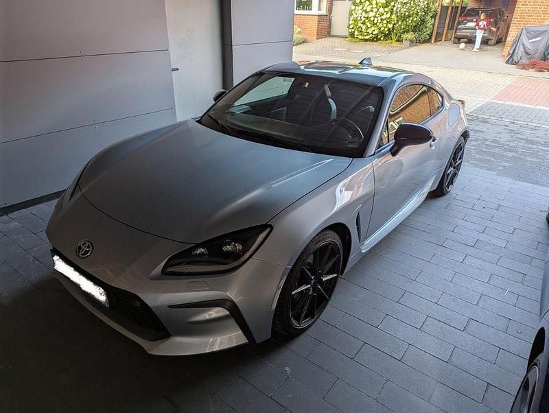 Silber Gebraucht 2024 Toyota GR86 Premium Coupé | 34.000 € (Superpreis) - Bild 1/1
