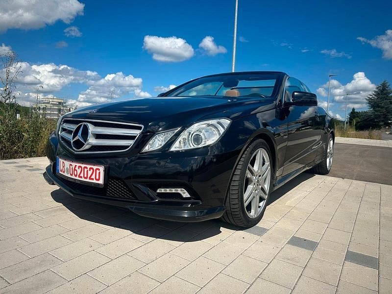 Schwarz Gebraucht 2010 Mercedes E350 AMG Cabrio | 8.699 € (Guter Preis) - Bild 1/4