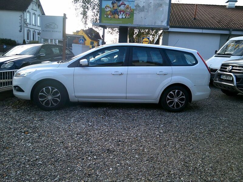 Gebraucht Ford Focus 109 PS (80 kW) 2009 Weiß Limousine