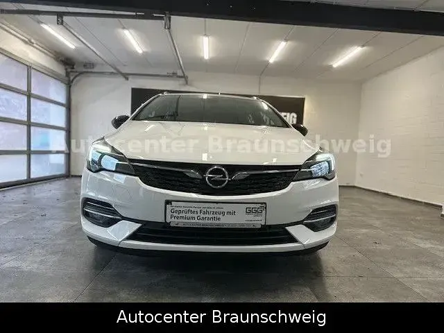 Używany Opel Astra Selection 105 KM (77 kW) 2021 Biały Kombi