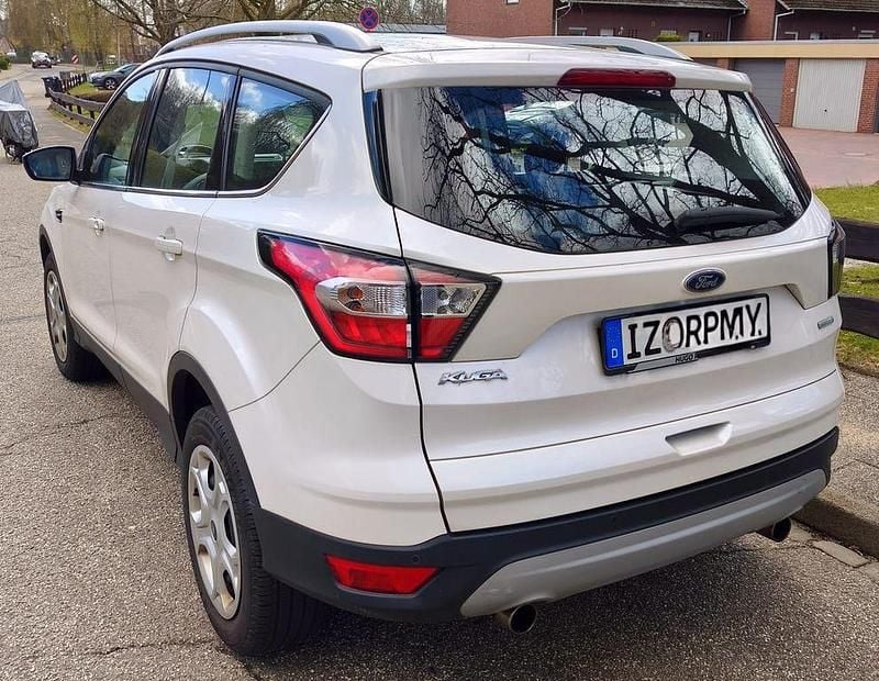 Gebraucht Ford Kuga Cool & Connect 150 PS (110 kW) 2017 Weiß SUV