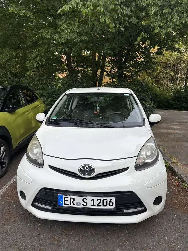 Gebraucht Toyota Aygo 68 PS (50 kW) 2012 Kleinwagen
