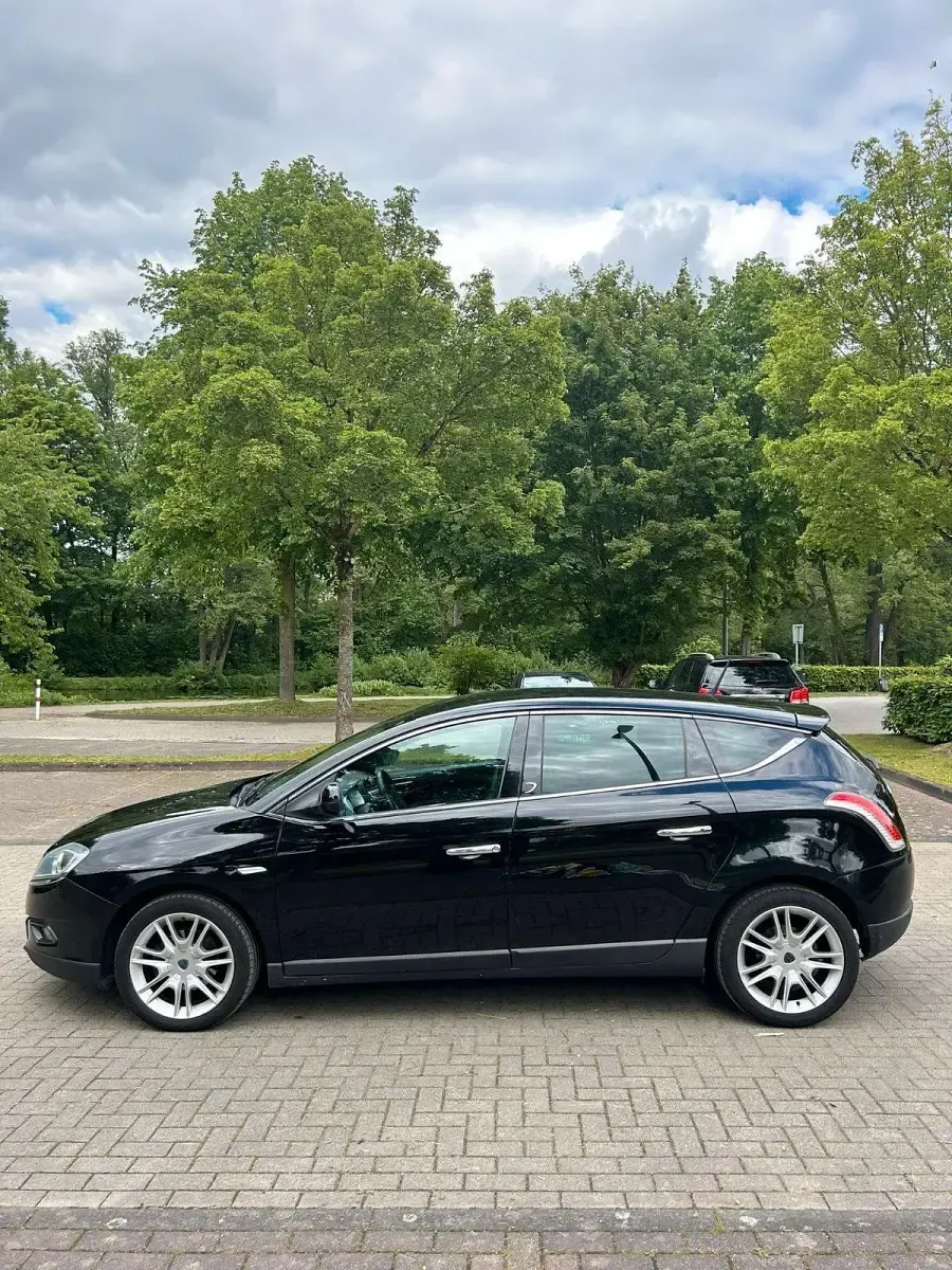 Usata Lancia Delta 150 CV (110 kW) 2008 Nero Utilitaria