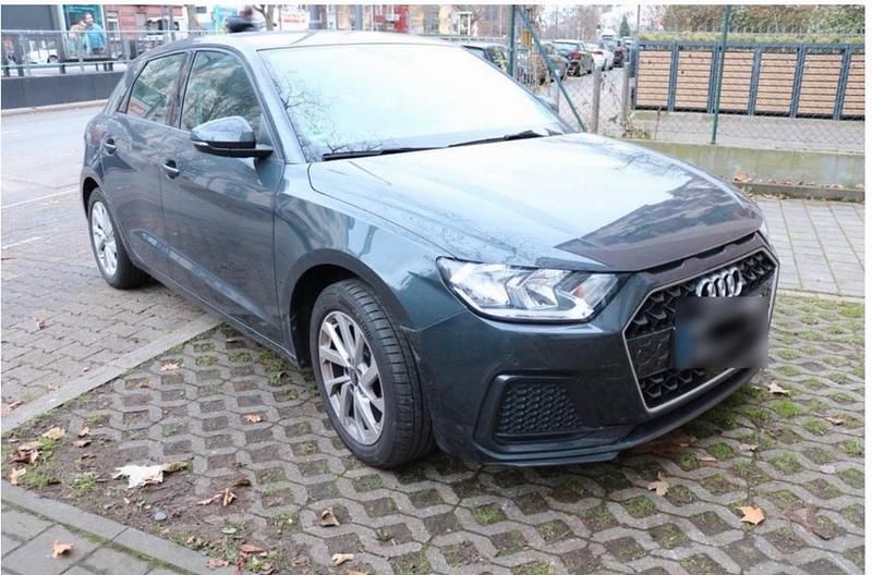 Gebraucht Audi A1 95 PS (69 kW) 2021 Grau SUV