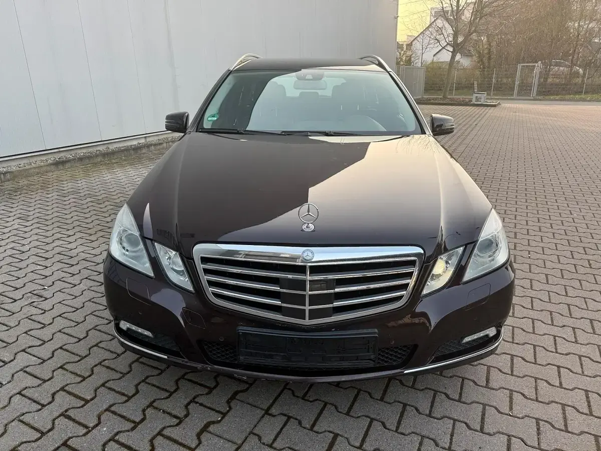 Usata Mercedes E250 204 CV (150 kW) 2011 Andere farben Station wagon