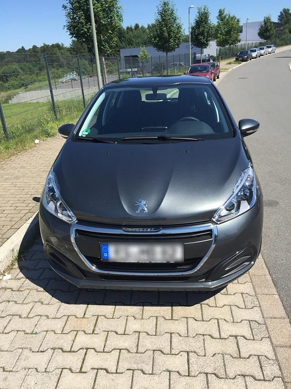 Gebraucht 2015 Peugeot 208 Kleinwagen | 5.000 € - Bild 1/4