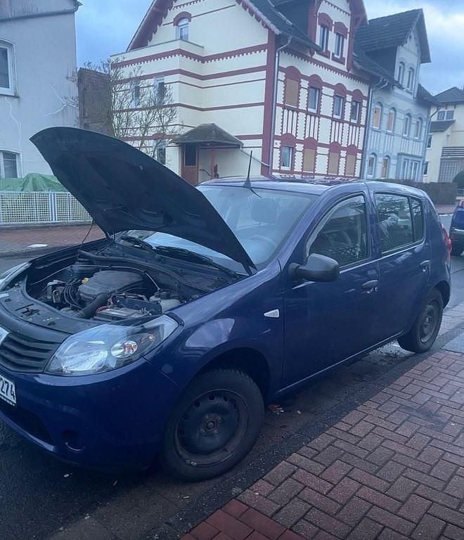 Gebraucht Dacia Sandero 75 PS (55 kW) 2009 Blau Limousine