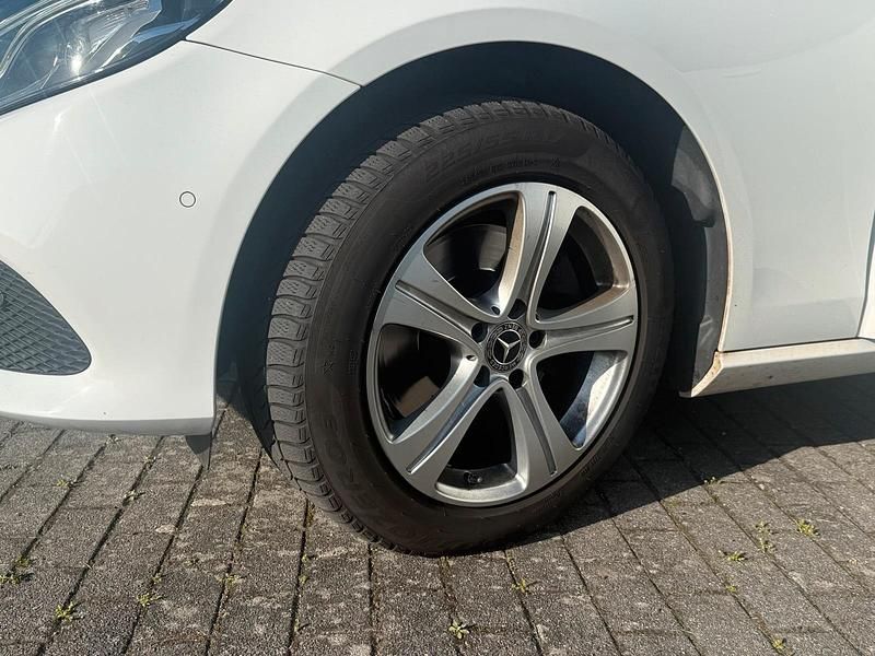 Gebraucht Mercedes E220 194 PS (142 kW) 2017 Weiß Kombi