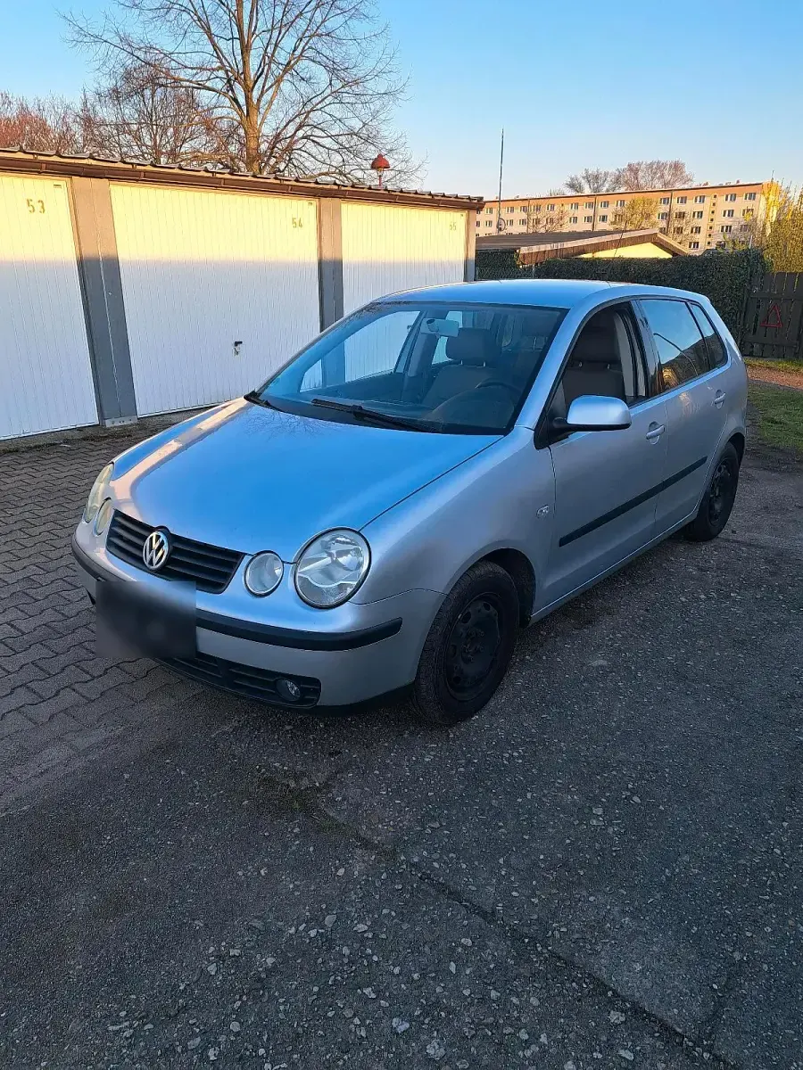 Gebraucht VW Polo 70 PS (51 kW) 2001 Silber Kleinwagen