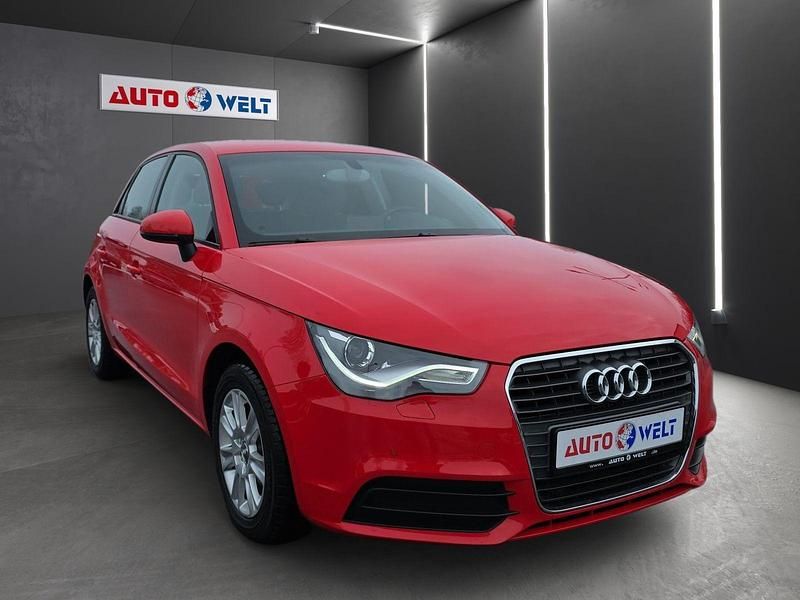 Gebraucht Audi A1 Sportback Attraction 86 PS (63 kW) 2012 Rot Kleinwagen