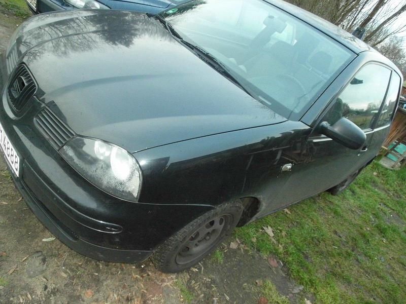 Schwarz Gebraucht 2003 Seat Arosa Kleinwagen | 1.150 € (Fairer Preis) - Bild 1/3