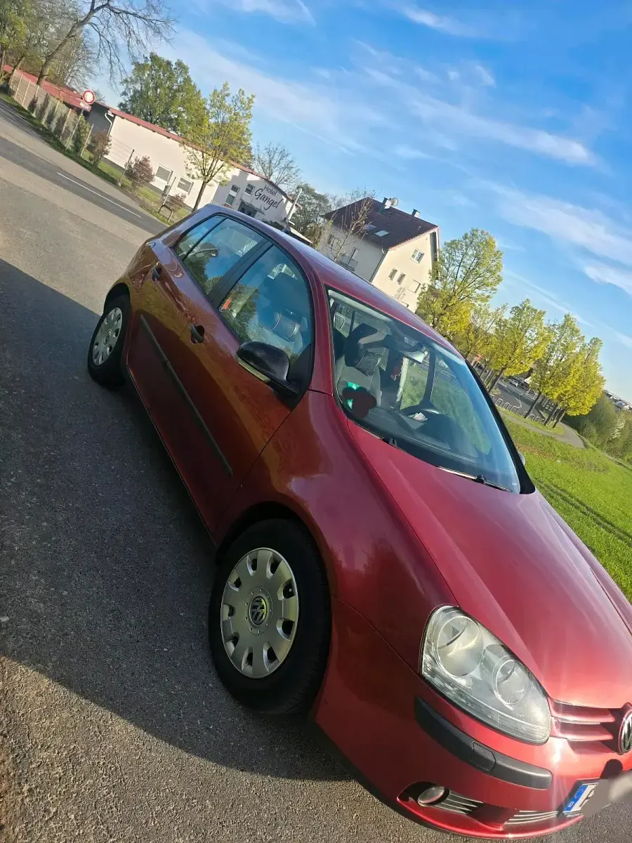 Gebraucht VW Golf IV 80 PS (58 kW) 2005 Rot Limousine