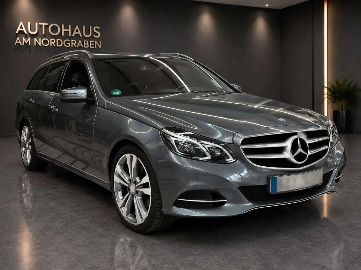 Gebraucht Mercedes E250 211 PS (155 kW) 2016 Unbekannt (metallic) Kombi