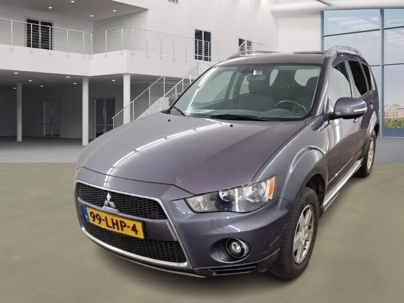 Grau Gebraucht 2010 Mitsubishi Outlander Edition SUV | 5.250 € (Guter Preis) - Bild 1/4