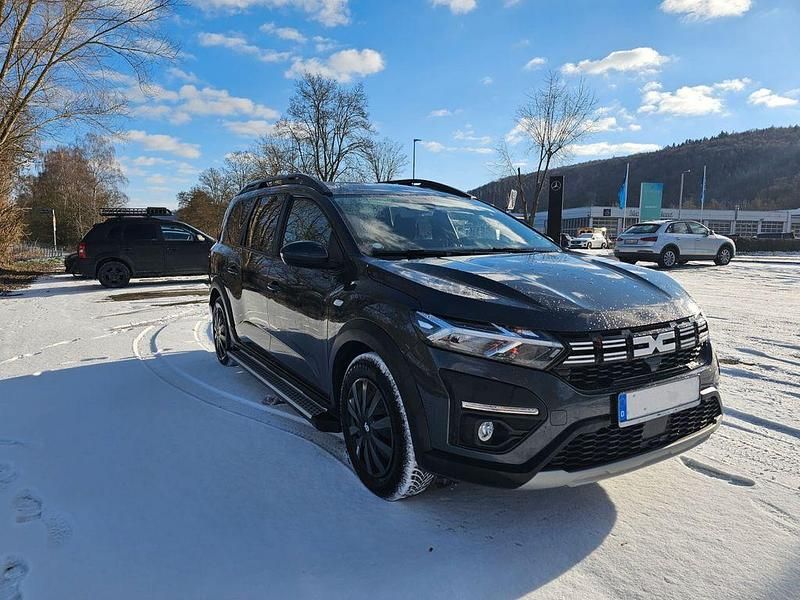 Gebraucht Dacia Jogger Comfort 101 PS (74 kW) 2022 Grau Van / Kleinbus