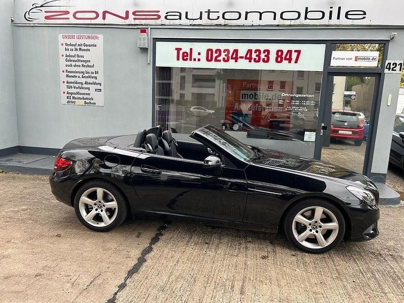 Schwarz Gebraucht 2017 Mercedes SLC200 Cabrio | 25.900 € (Guter Preis) - Bild 1/4