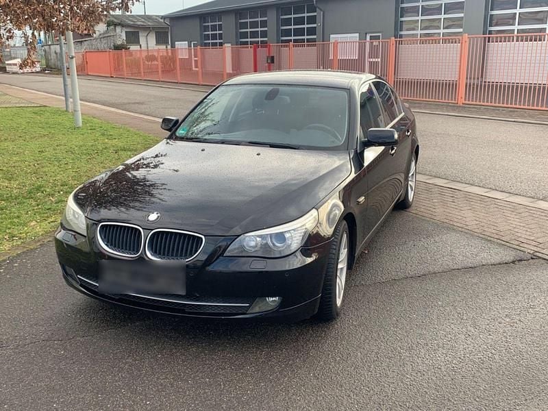 Second-hand BMW 520 177 CP (130 kW) 2008 Negru Berlinǎ