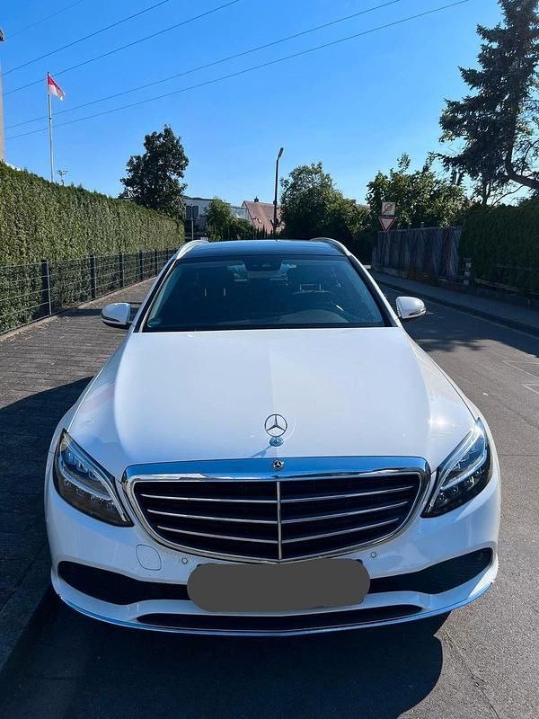 Weiß Gebraucht 2018 Mercedes C200 Kombi | 21.000 € (Guter Preis) - Bild 1/4