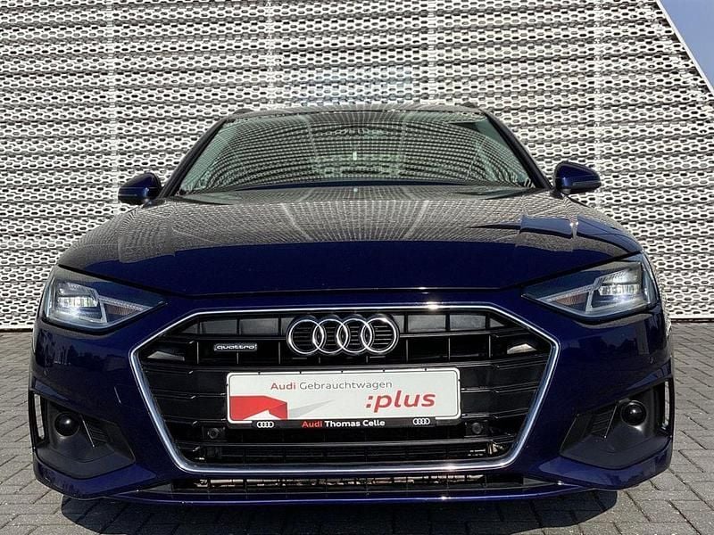 Gebraucht Audi A4 Design 204 PS (150 kW) 2022 Navarrablau metallic Kombi