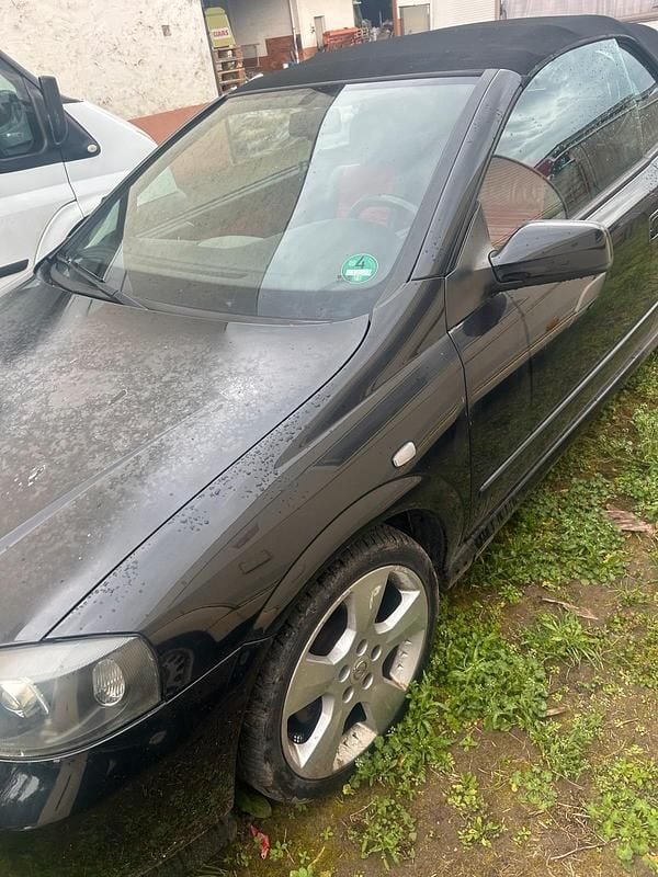 Gebraucht Opel Astra Cabriolet 147 PS (108 kW) 2004 Schwarz Cabrio