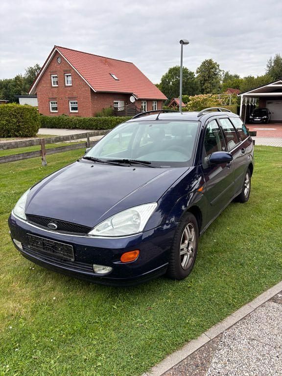 Blau Gebraucht 2001 Ford Focus Kombi | 550 € (Fairer Preis) - Bild 1/4