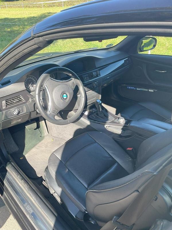 Gebraucht BMW 330 Cabriolet 245 PS (180 kW) 2010 Schwarz Cabrio