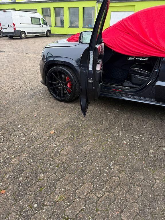 Schwarz Gebraucht 2016 Jeep Grand Cherokee SRT SUV | 51.000 € - Bild 1/4