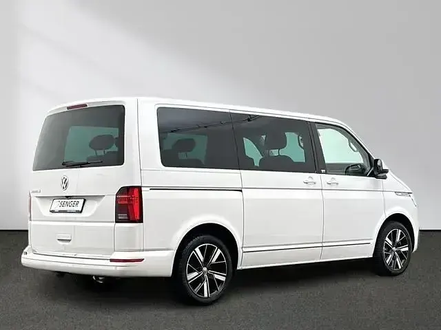 Używany VW Multivan Comfortline 204 KM (150 kW) 2022 Biały Minivan