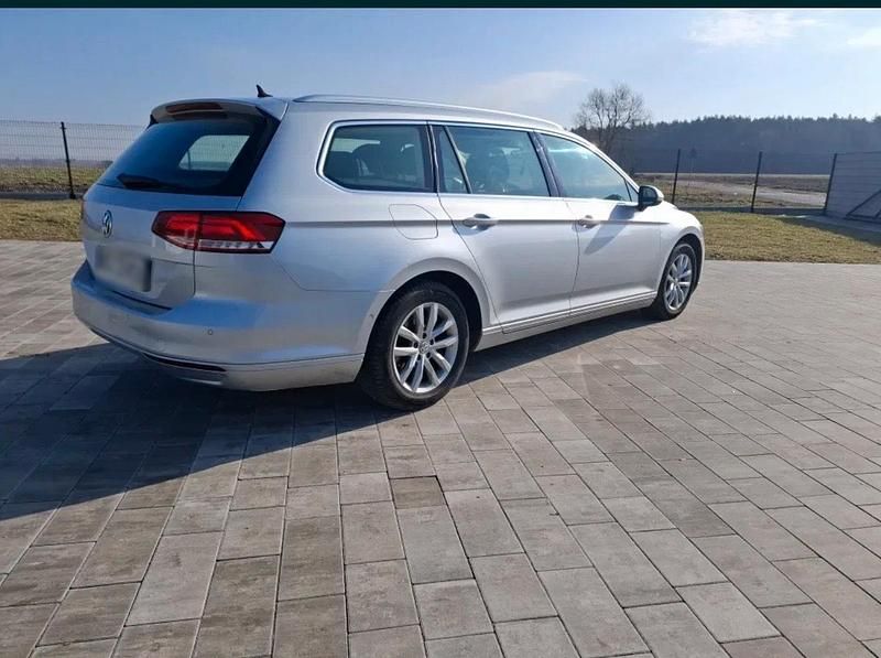 Gebraucht VW Passat 150 PS (110 kW) 2018 Silber Kombi