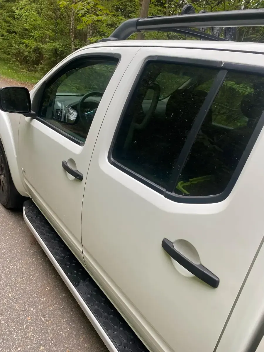 Gebraucht Nissan Navara 236 PS (173 kW) 2011 Weiß Pickup