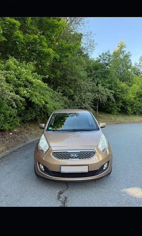 Gebraucht Kia Venga Attract 90 PS (66 kW) 2011 Gold Kleinwagen